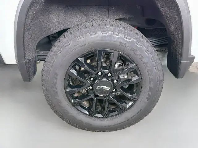 2026 Chevrolet Silverado Hd - $64,000