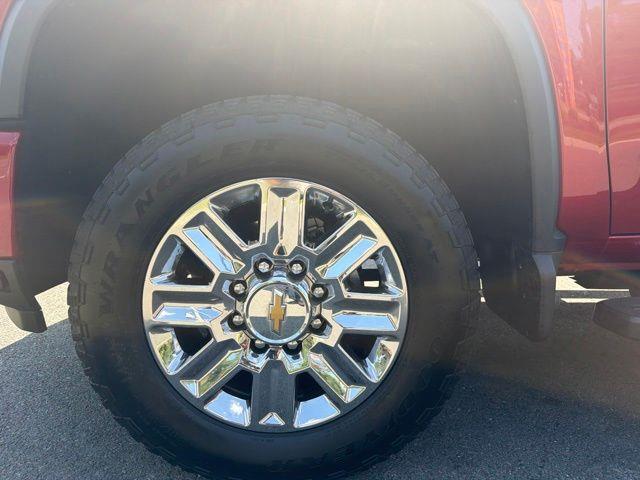 2026 Chevrolet Silverado Hd - $77,250