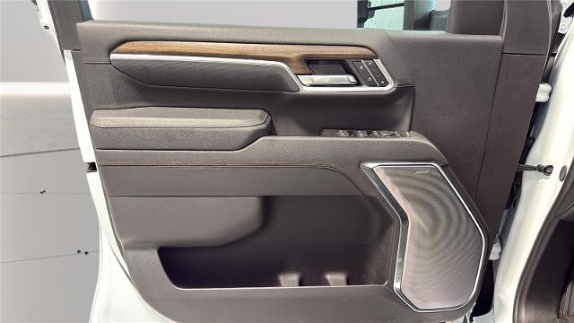 2026 Chevrolet Silverado Hd - $75,500