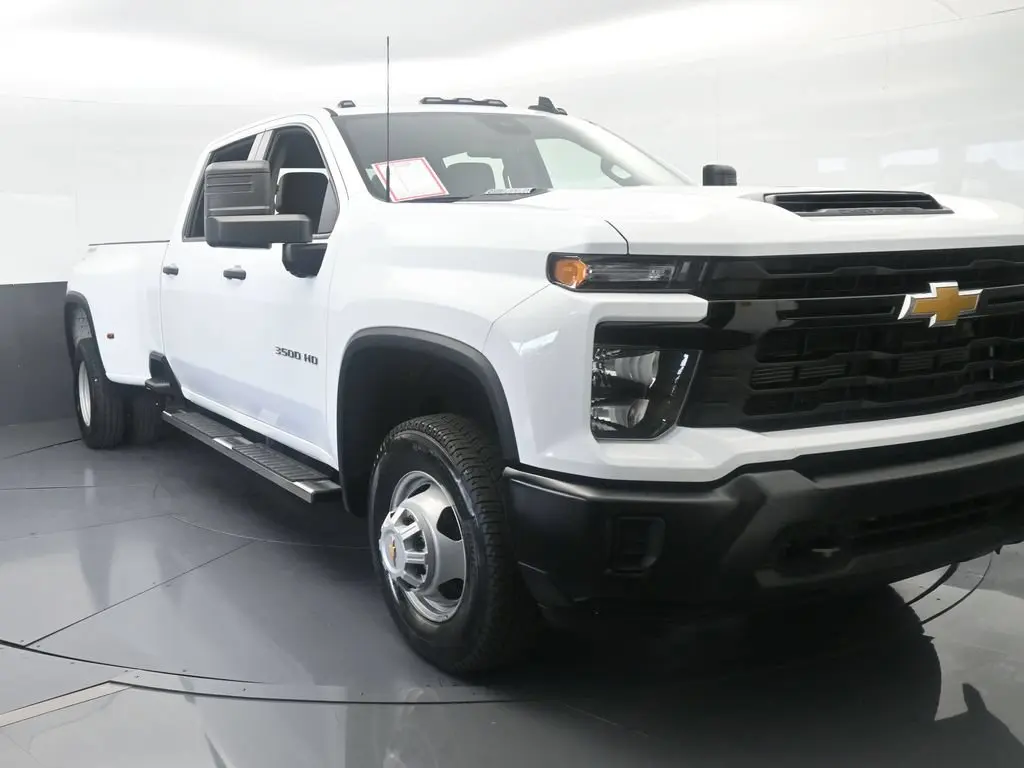 2026 Chevrolet Silverado Hd - $61,767