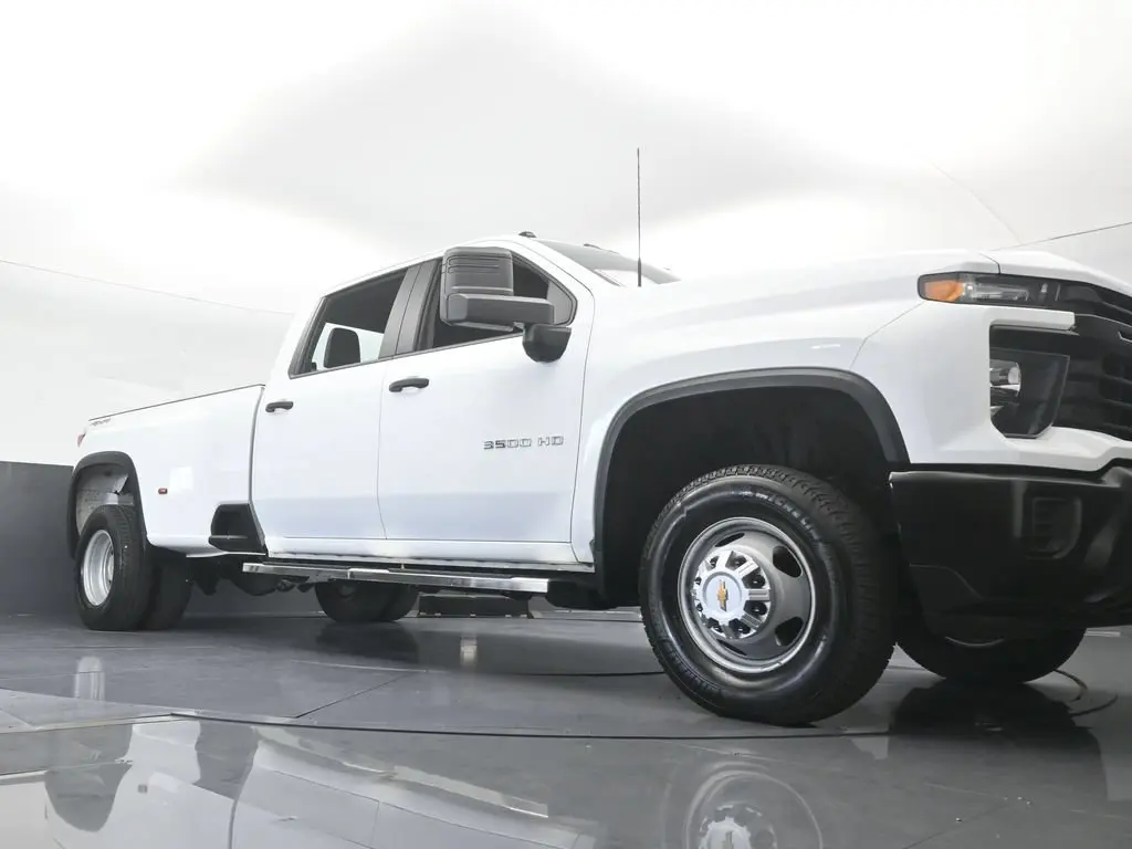 2026 Chevrolet Silverado Hd - $61,767