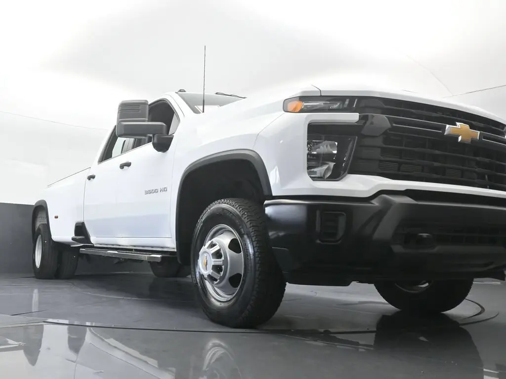 2026 Chevrolet Silverado Hd - $61,767