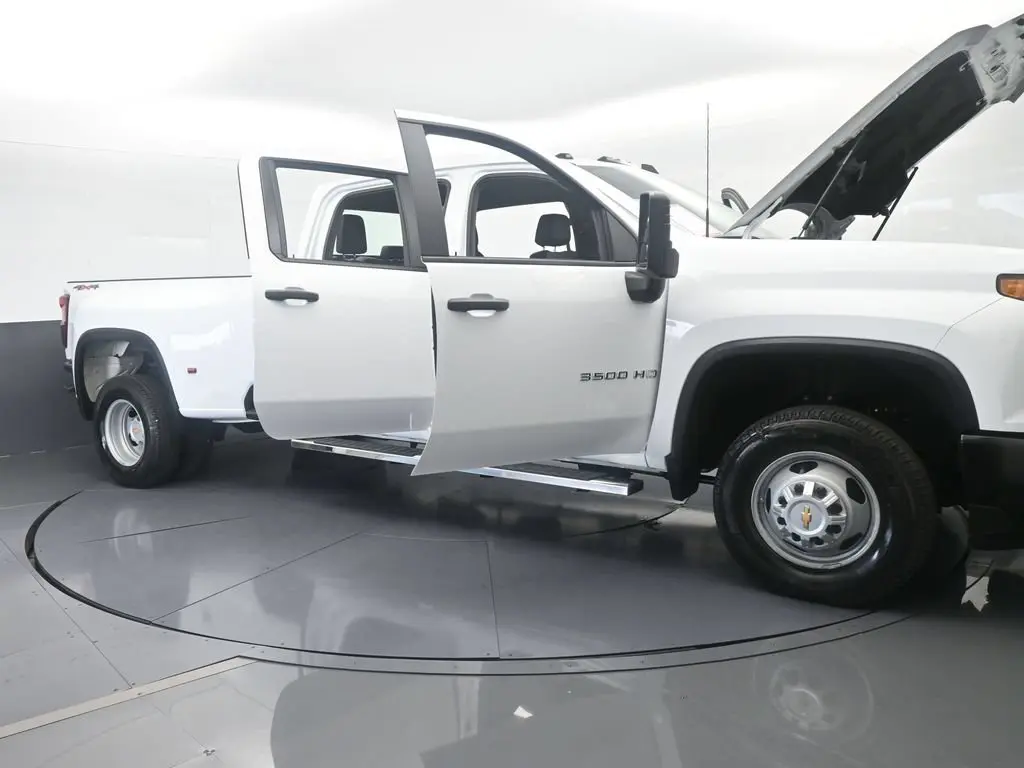 2026 Chevrolet Silverado Hd - $61,767