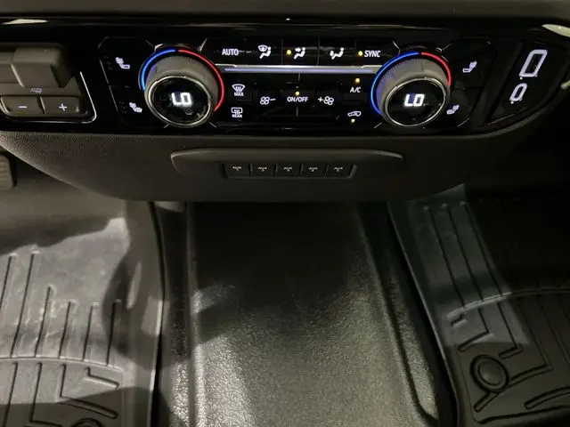 2025 Chevrolet Silverado Hd - $73,015