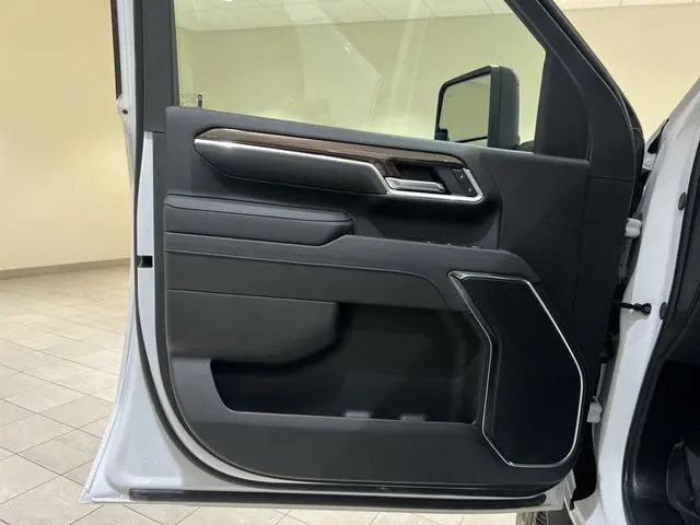 2025 Chevrolet Silverado Hd - $73,015