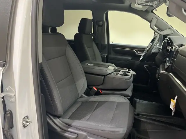 2025 Chevrolet Silverado Hd - $73,015