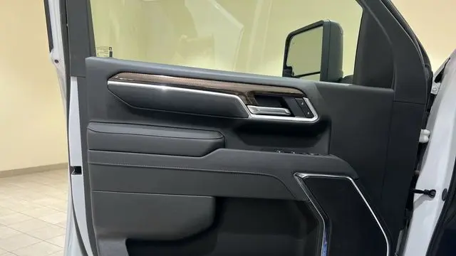 2025 Chevrolet Silverado 3500HD LT