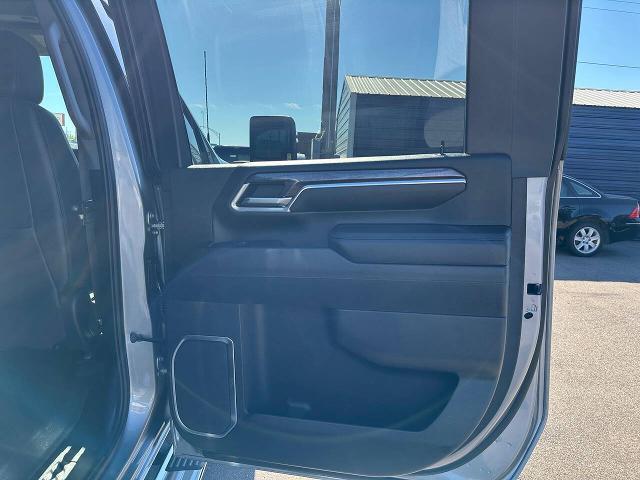 2025 Chevrolet Silverado Hd - $68,900