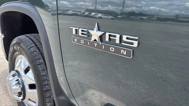 2025 Chevrolet Silverado 3500HD LTZ