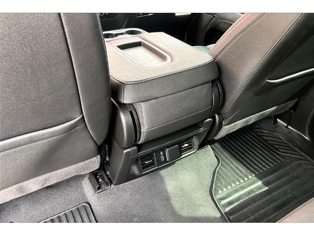 2025 Chevrolet Silverado Hd - $69,488