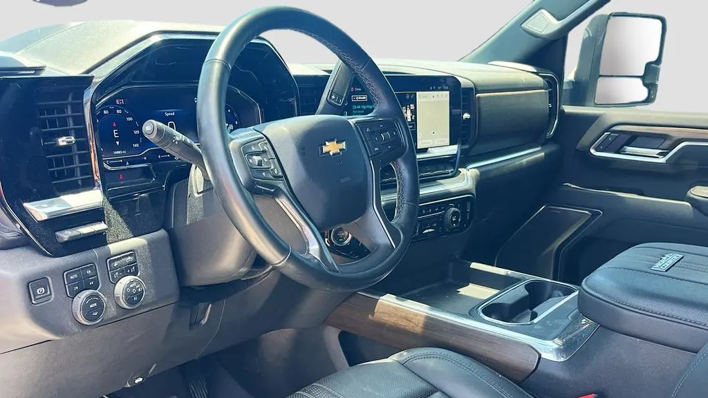 2025 Chevrolet Silverado 3500HD High Country