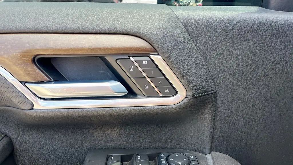 2025 Chevrolet Silverado 3500HD High Country