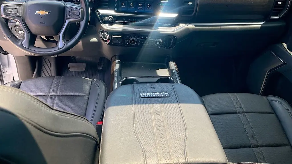 2025 Chevrolet Silverado 3500HD High Country