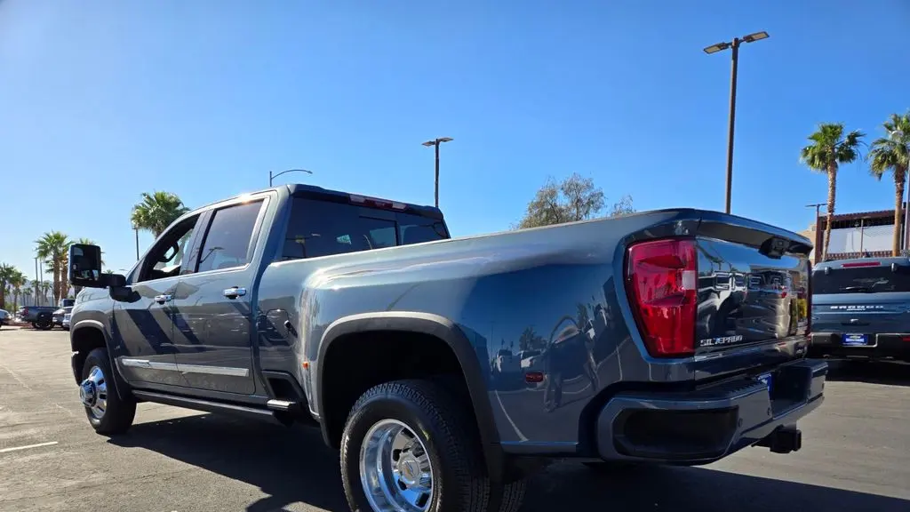 2025 Chevrolet Silverado 3500HD High Country