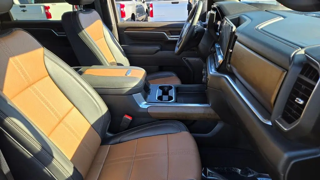 2025 Chevrolet Silverado 3500HD High Country