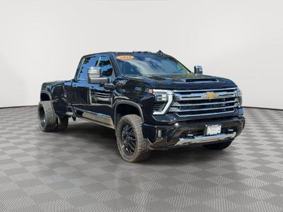 2025 Chevrolet Silverado 3500HD 4X4 High Country 4DR Crew Cab SB SRW