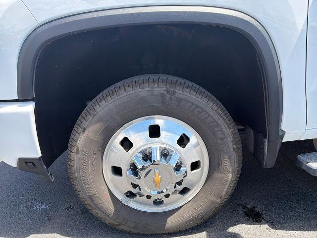 2026 Chevrolet Silverado Hd - $74,101