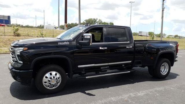 2025 Chevrolet Silverado 3500HD High Country