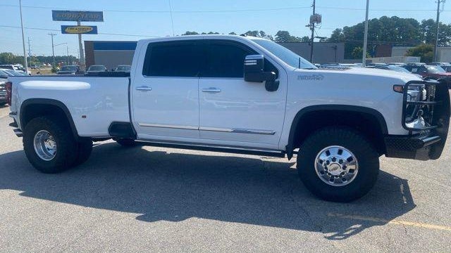 2025 Chevrolet Silverado 3500HD High Country