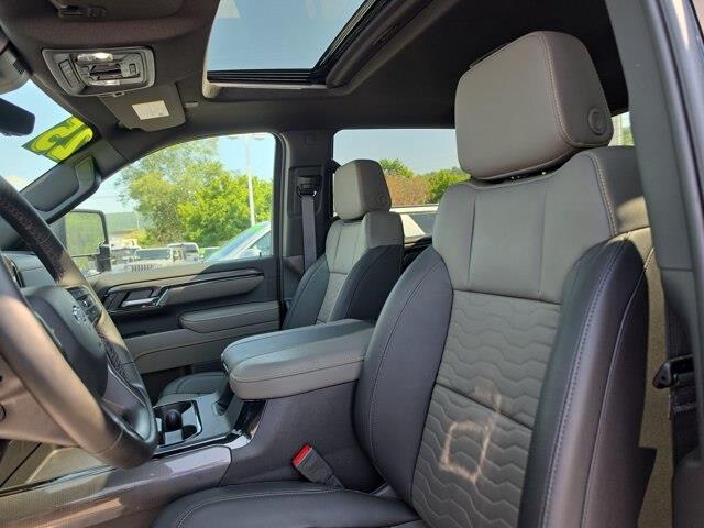 2025 Chevrolet Silverado Hd - $71,500