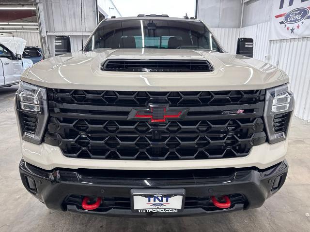 2026 Chevrolet Silverado Hd - $76,500