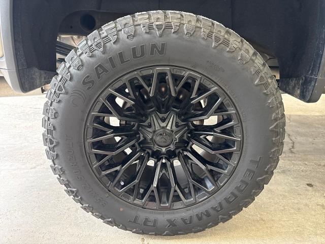 2026 Chevrolet Silverado Hd - $76,500