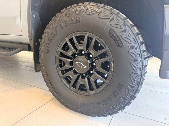 2025 Chevrolet Silverado Hd - $74,703