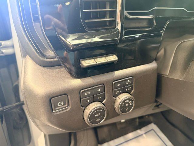 2025 Chevrolet Silverado Hd - $74,703