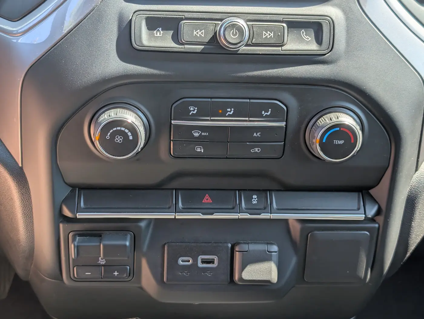 2022 Chevrolet Silverado Hd - $41,000