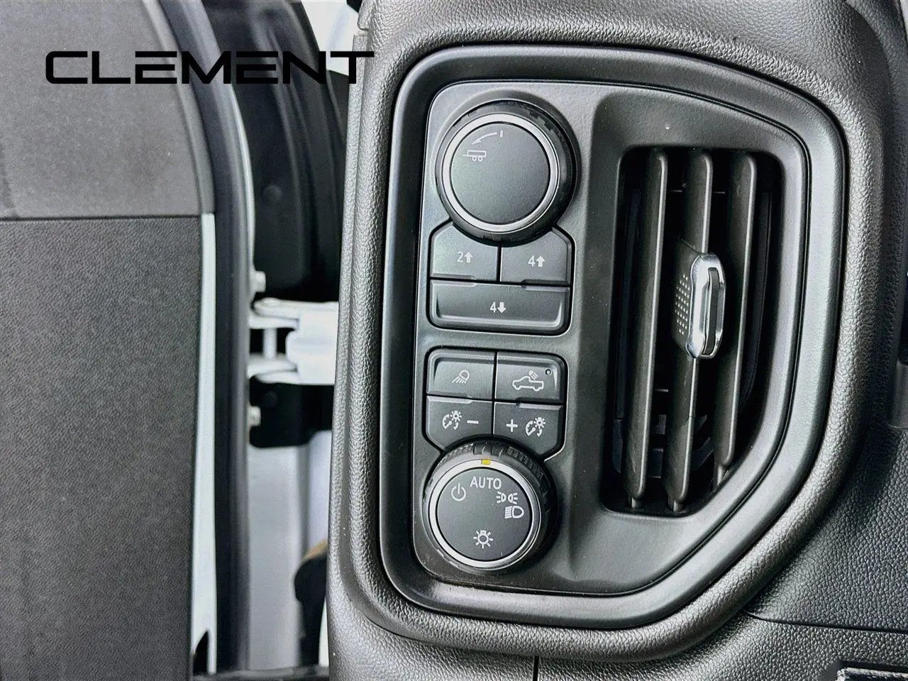 2024 Chevrolet Silverado Hd - $42,001