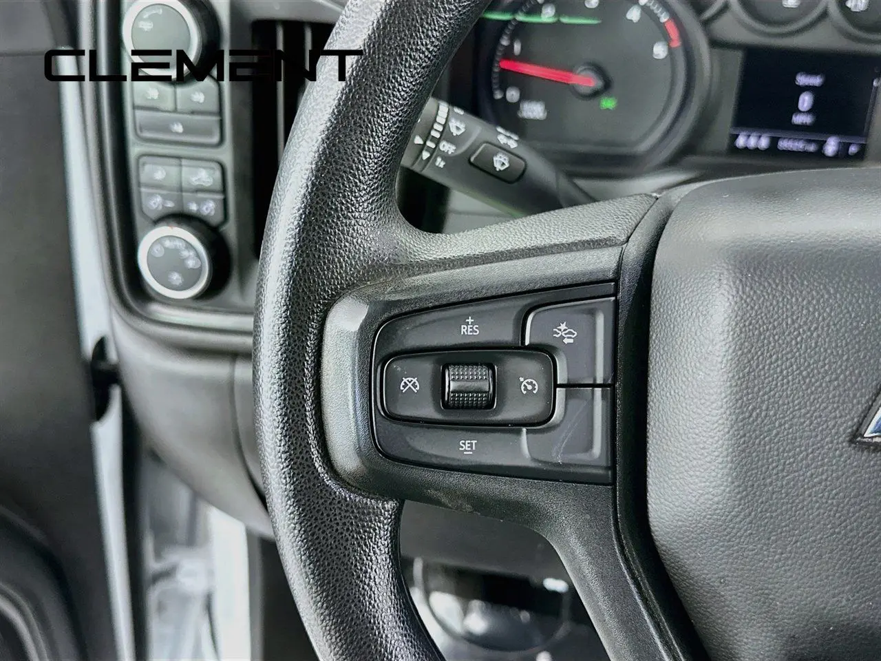 2024 Chevrolet Silverado Hd - $42,001