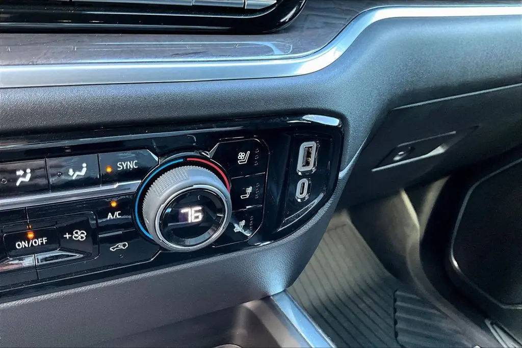 2024 Chevrolet Silverado Hd - $59,500