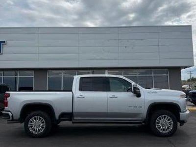 2022 Chevrolet Silverado 2500HD 4X4 High Country 4DR Crew Cab SB