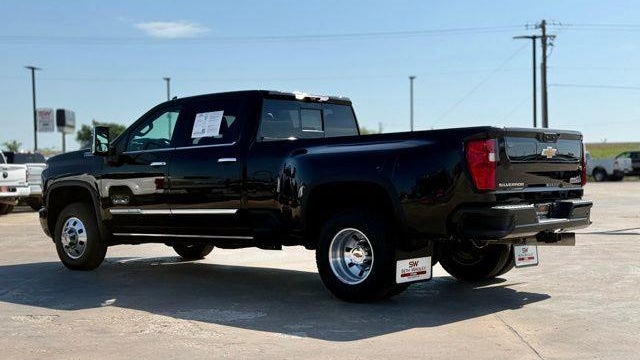 2024 Chevrolet Silverado 3500HD High Country