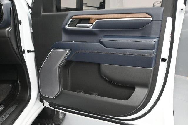2024 Chevrolet Silverado Hd - $61,720