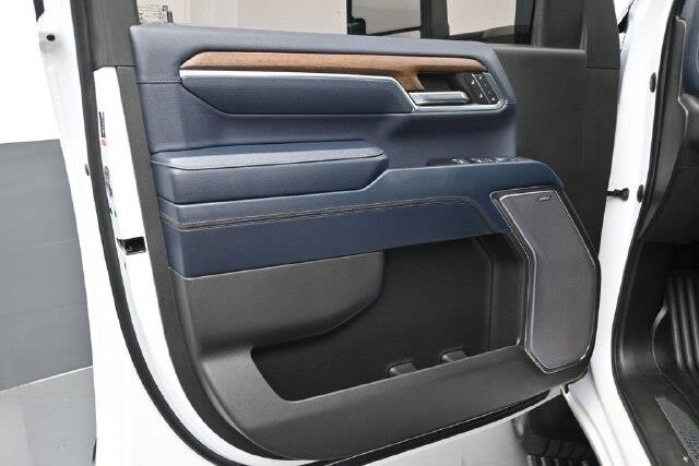 2024 Chevrolet Silverado Hd - $61,720