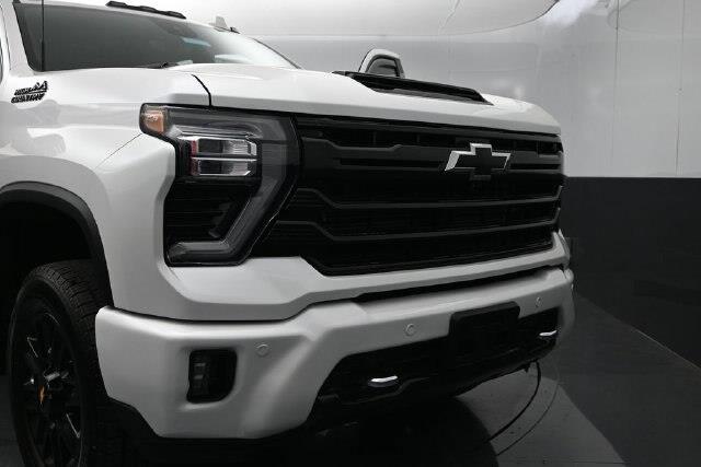 2024 Chevrolet Silverado Hd - $61,720