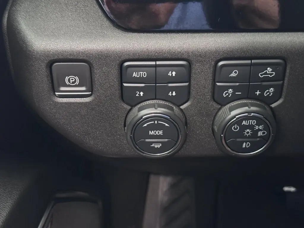 2024 Chevrolet Silverado Hd - $69,987