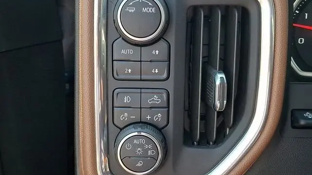 2023 Chevrolet Silverado 3500HD High Country