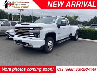 2021 Chevrolet Silverado 3500HD with Summit White Exterior