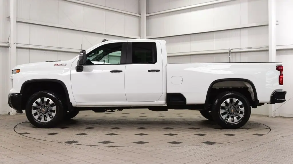 2024 Chevrolet Silverado 2500HD Custom