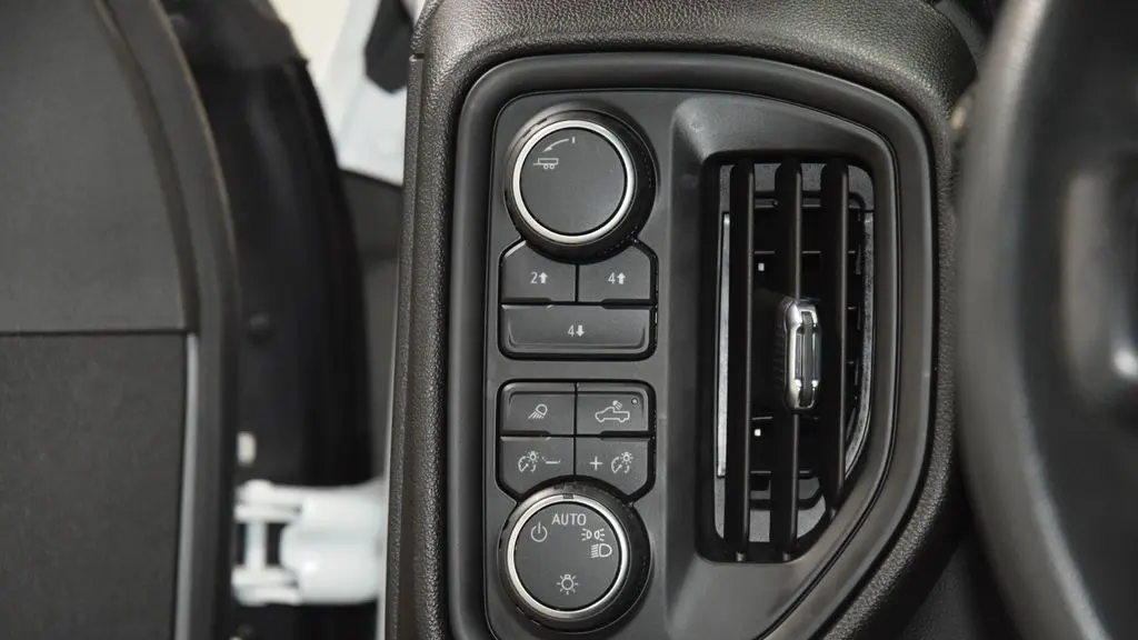 2024 Chevrolet Silverado 2500HD Custom