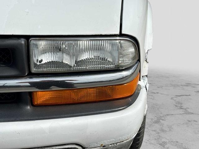 2002 Chevrolet S-10 Pickup - $2,275