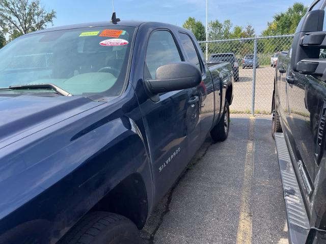 2009 Chevrolet Silverado - $4,780