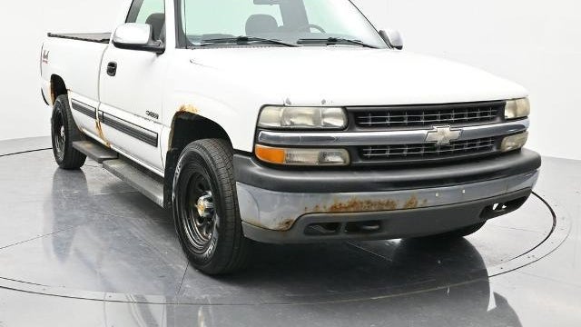 2002 Chevrolet Silverado 1500 Base