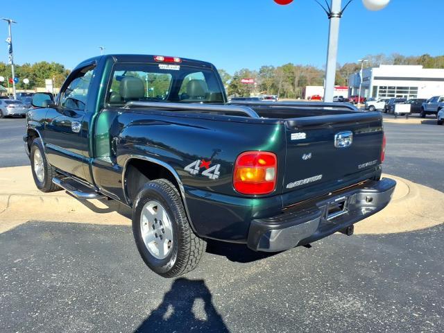 2005 Chevrolet Silverado - $14,895