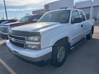2007 Chevrolet Silverado 1500 Classic with Summit White Exterior