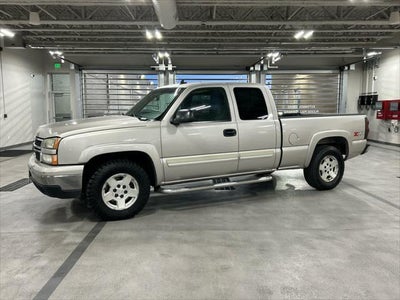 2006 Chevrolet Silverado 1500 LT1 4DR Extended Cab 4WD 6.5 FT. SB