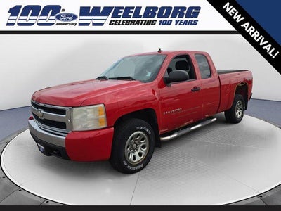 2007 Chevrolet Silverado 1500 Work Truck 4DR Extended Cab 4WD 5.8 FT. SB
