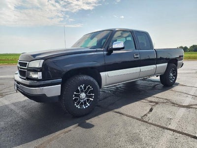 2006 Chevrolet Silverado 1500 LT1 4DR Extended Cab 4WD 6.5 FT. SB